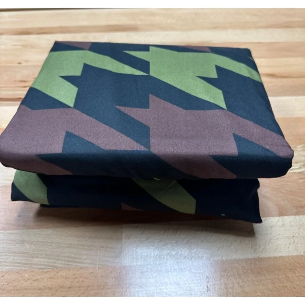 Hallmart Collectibles Green Camo Houndstooth Coverlet Set + 2 Pillowcases TWIN